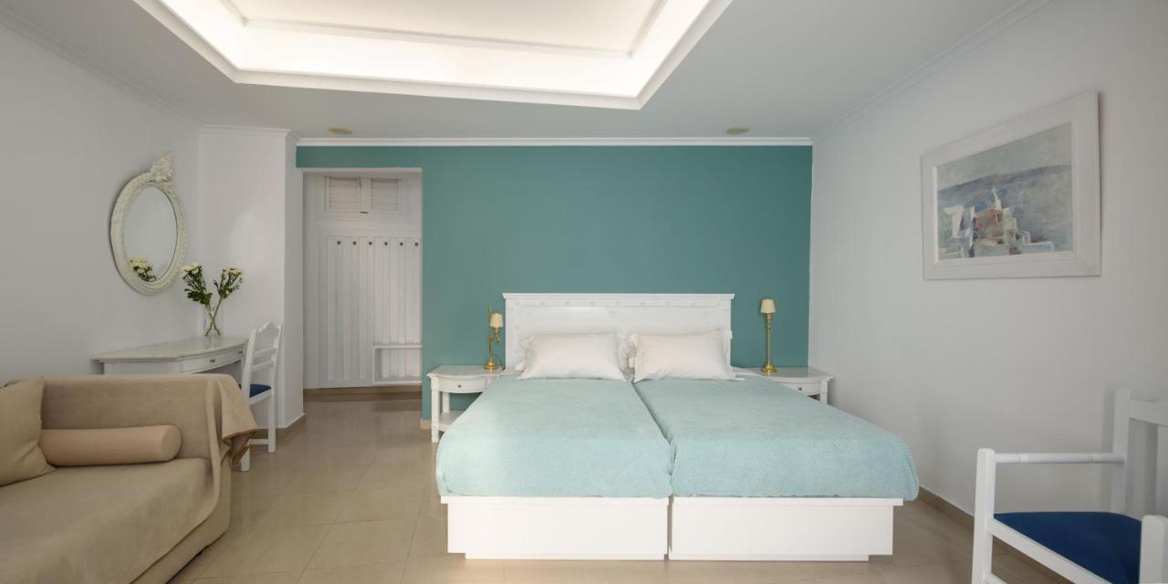 Triple Room Caldera View