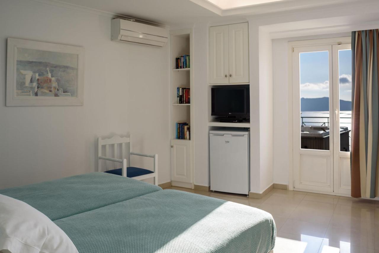 Triple Room Caldera View