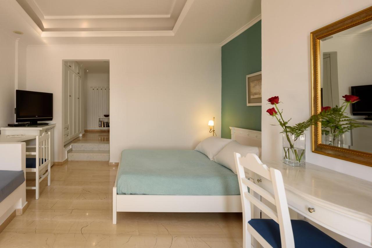 Triple Room Caldera View