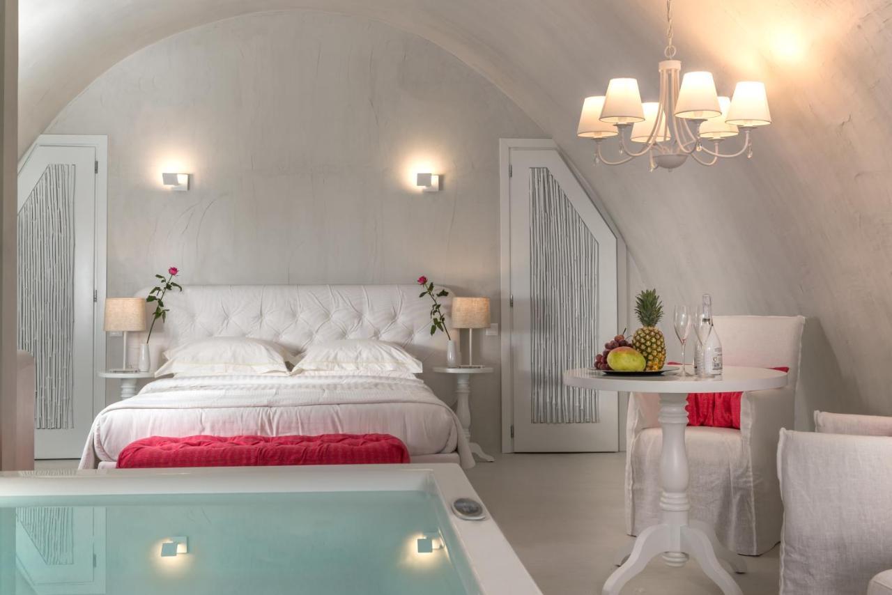Honeymoon Suite indoor heated Hot Tub Caldera View
