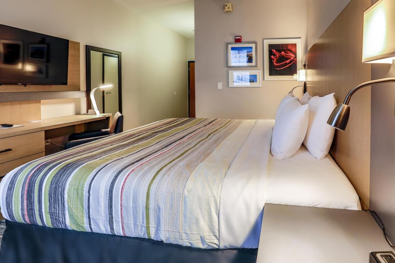 King Room - Disability Access/Non-Smoking