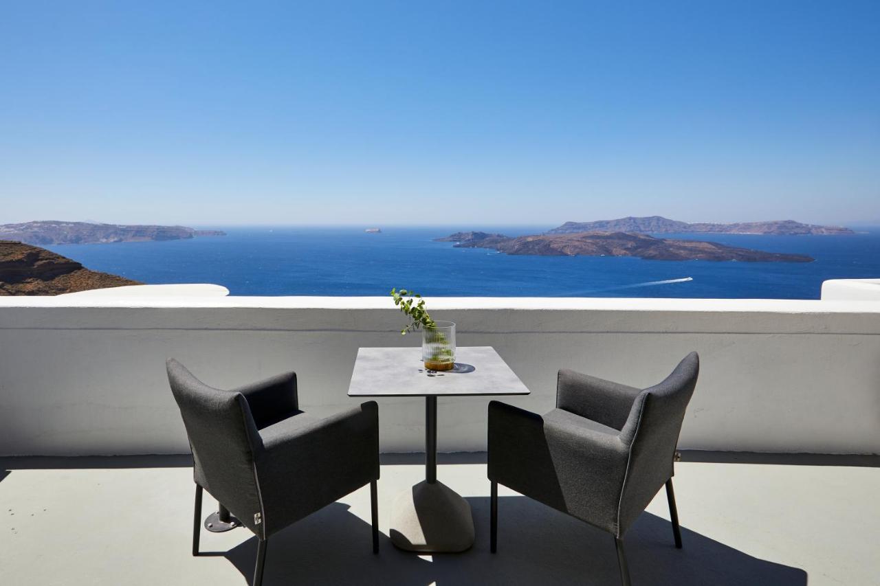 Petit Suite outdoor heated private Jacuzzi & Caldera View