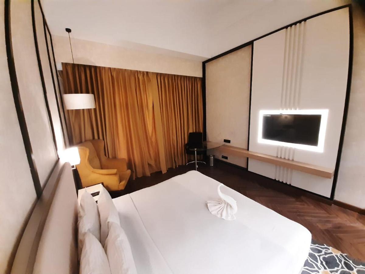 Premiere Queen Room on session of 90 mins Spa || on F&SB a-la-carte selection || Complimentary welcome drinks on arrival