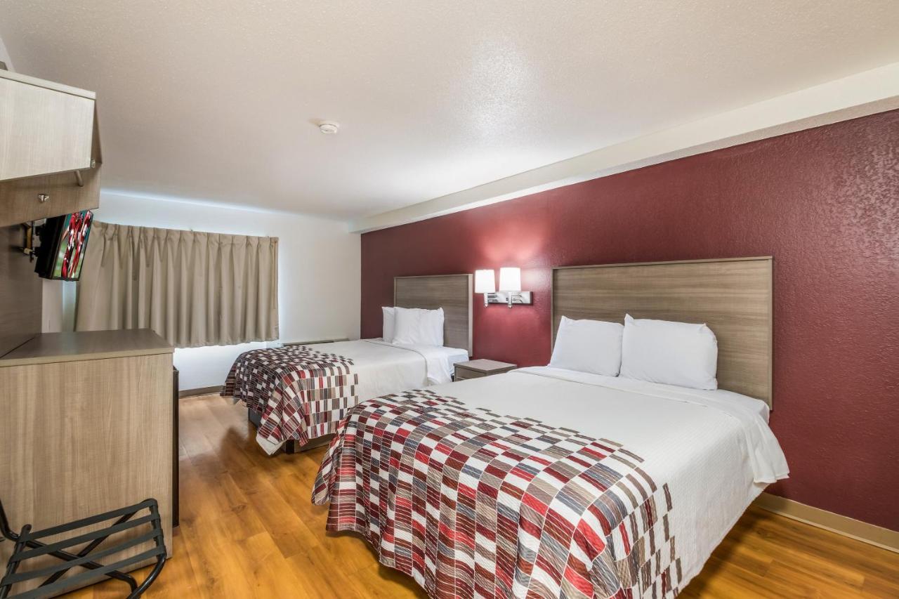 Queen Room Two Queen Beds – Non-Smoking