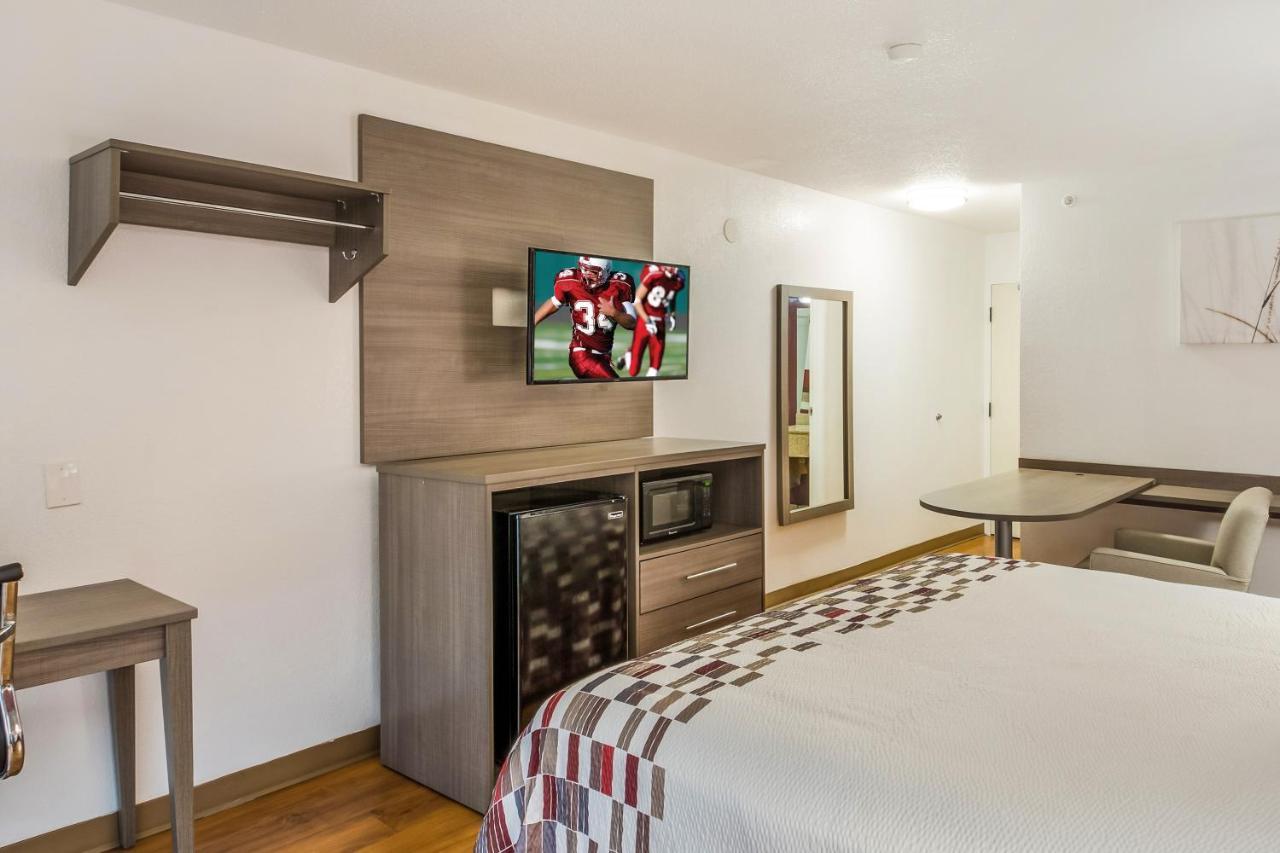 Superior King Room – Disability Access Non-Smoking
