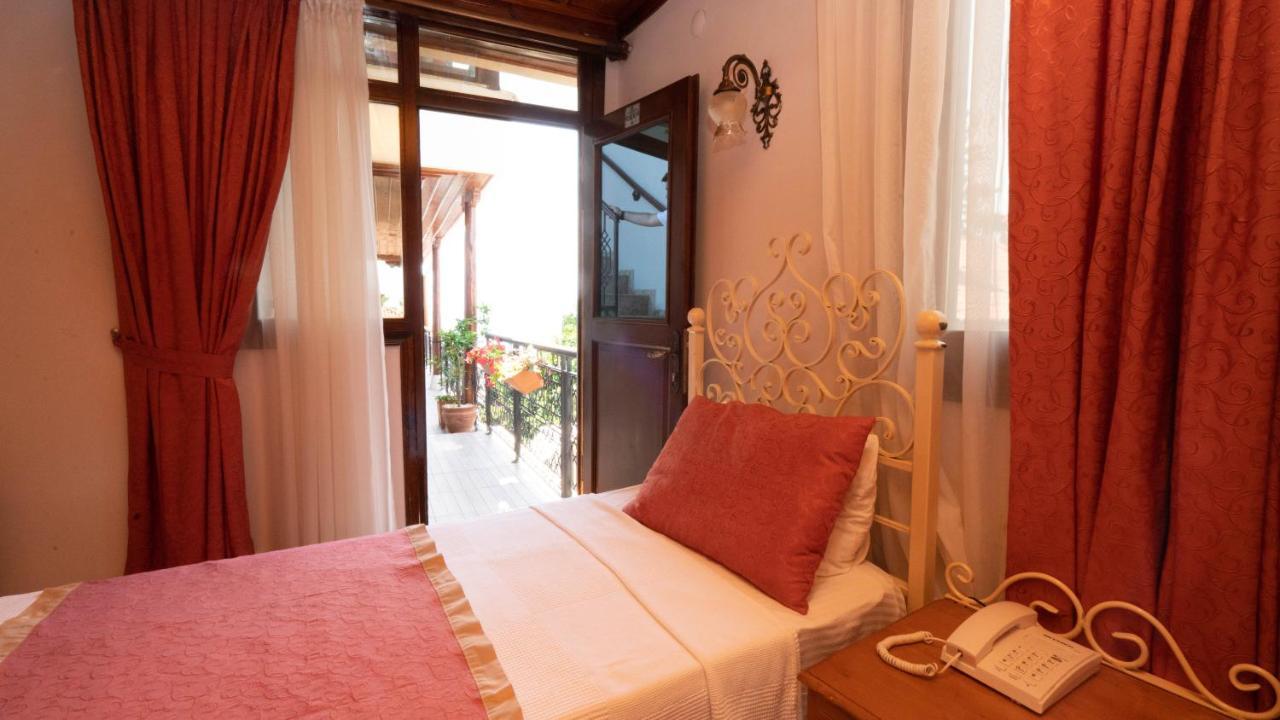 Twin Room with View