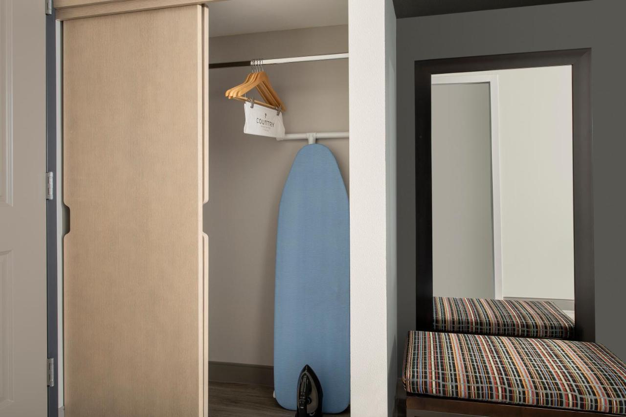 Premium King Room - Non-Smoking