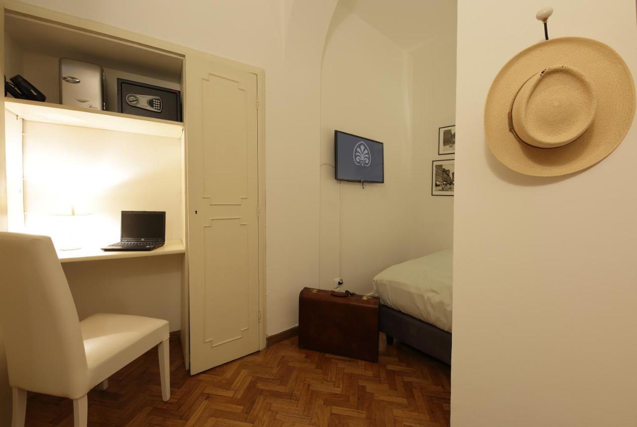 Single Room with Private External Bathroom