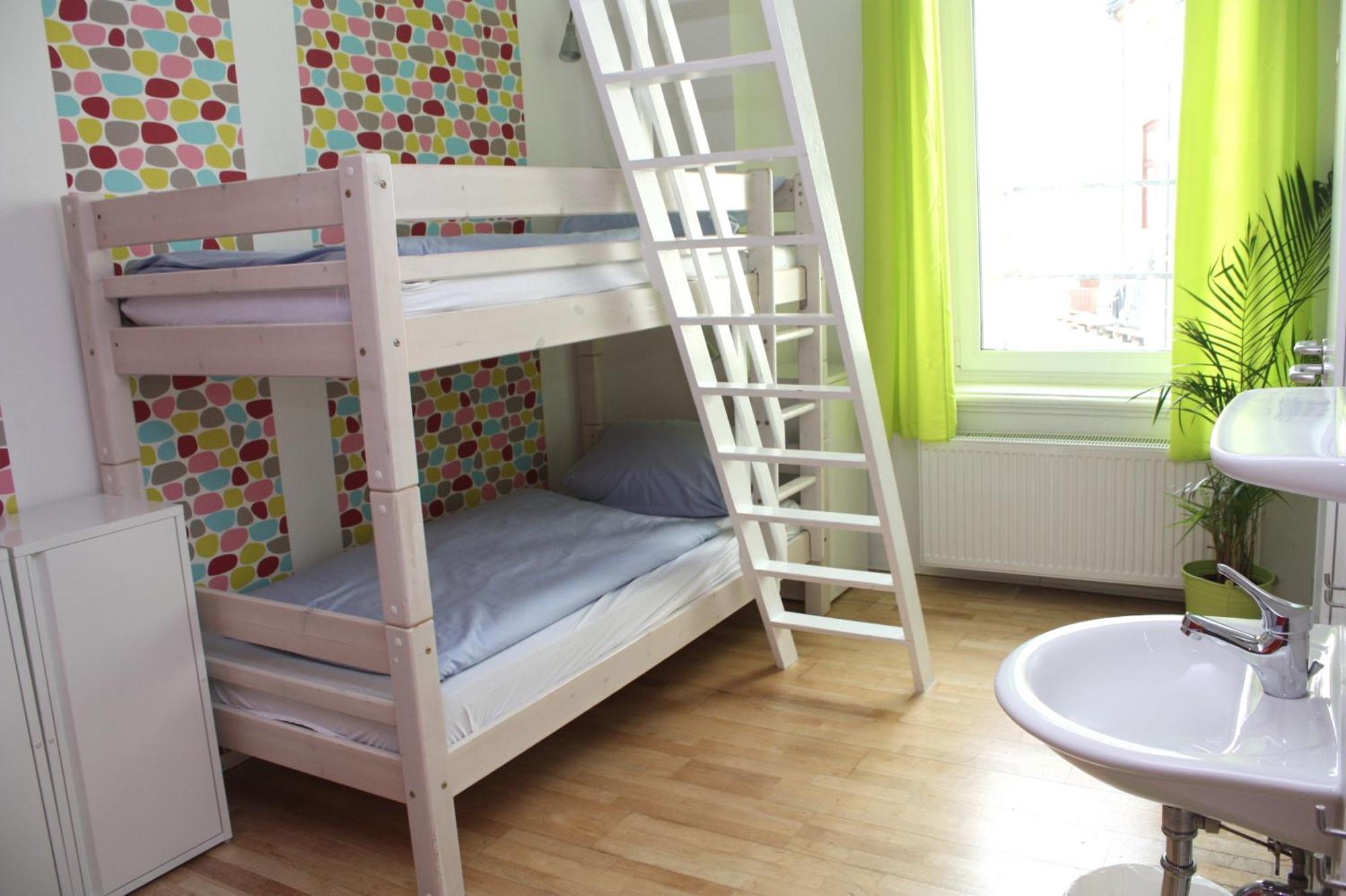 Bed 4-Bed Mixed Dormitory Room