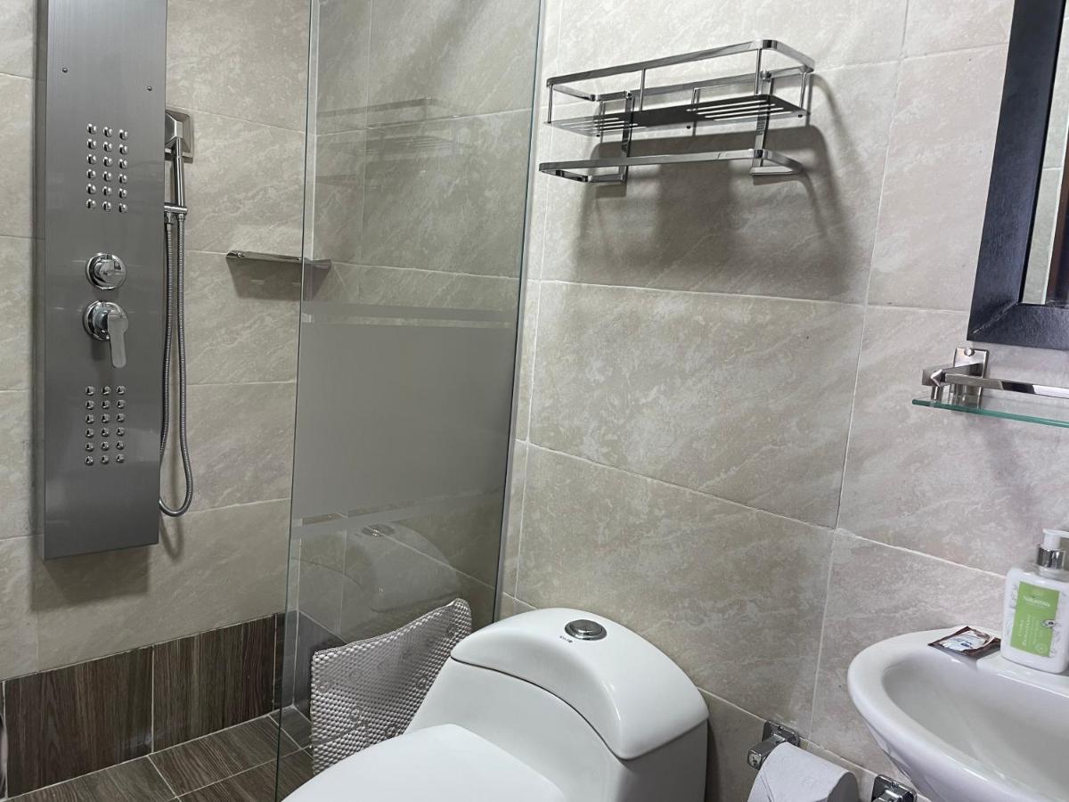 Deluxe Queen Suite