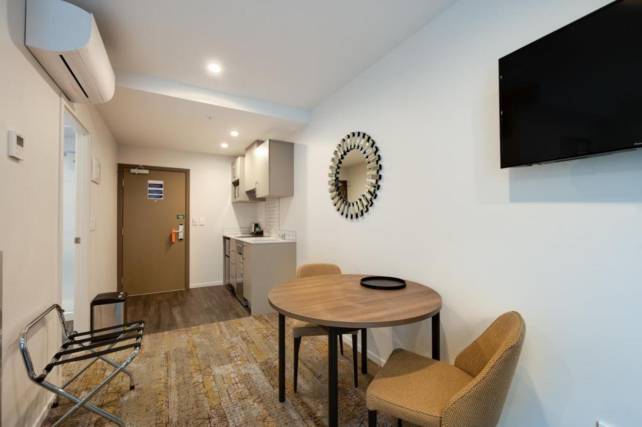 Studio Apartment - Mountain View