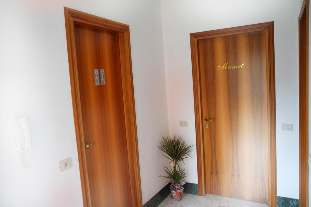 Double or Twin Room with Shared Bathroom