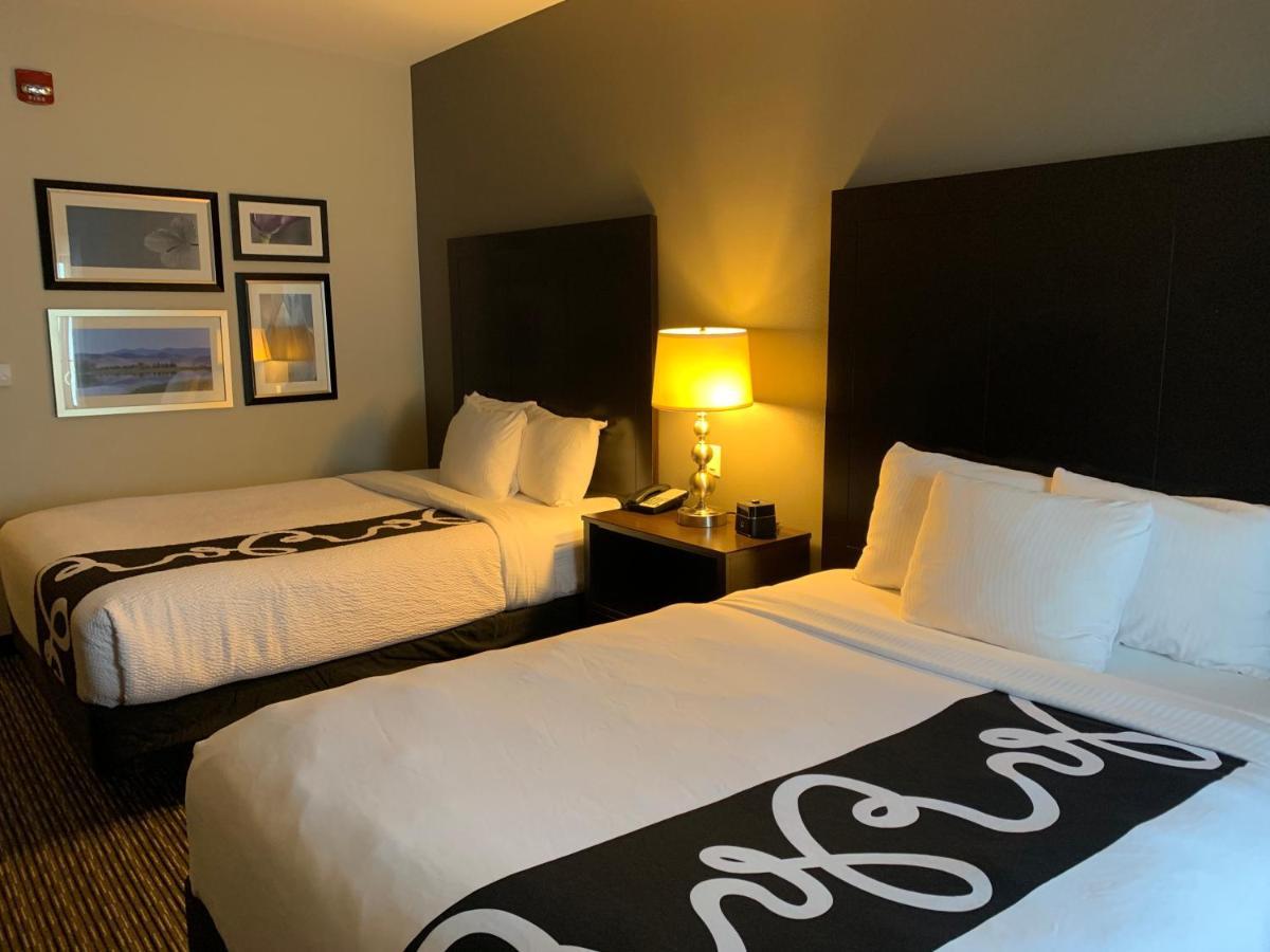 Deluxe Suite Two Queen Beds Non-Smoking