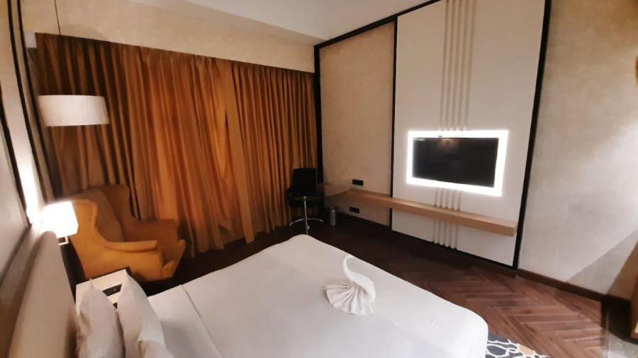 Premiere Queen Room on session of 90 mins Spa || on F&SB a-la-carte selection || Complimentary welcome drinks on arrival