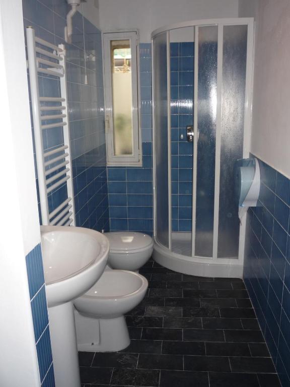 Single Room with Shared Bathroom