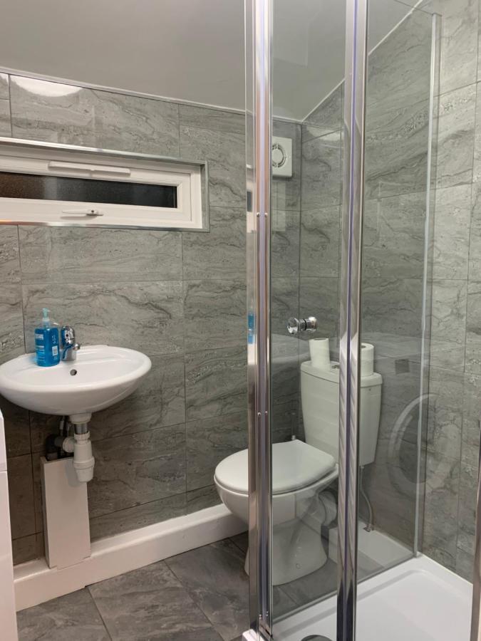 Single Room Private Bathroom