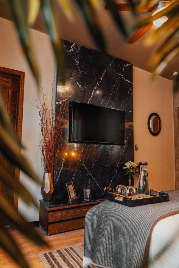 Deluxe Double Room Bath