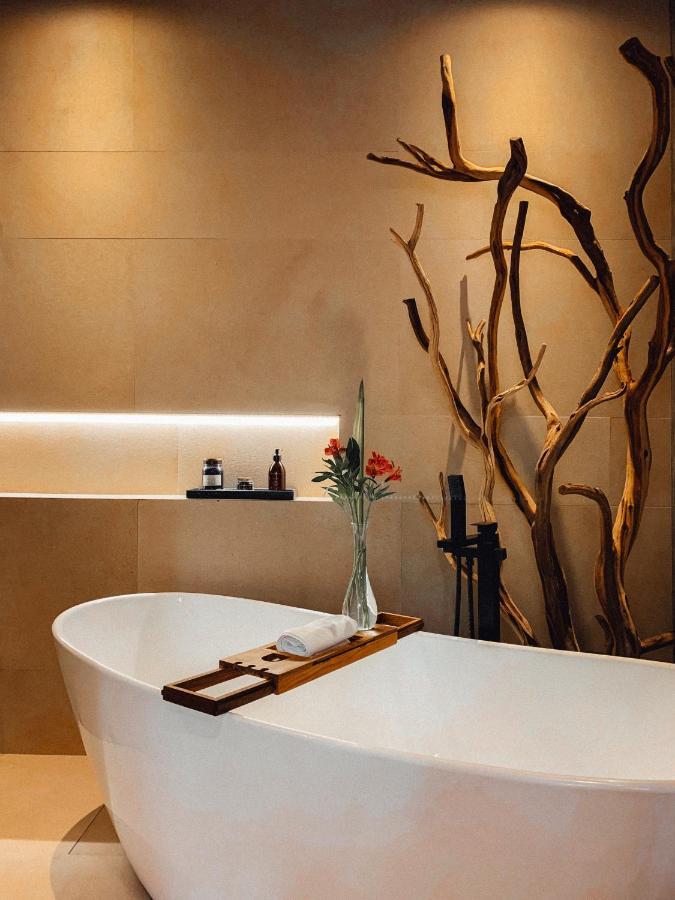 Deluxe Double Room Bath