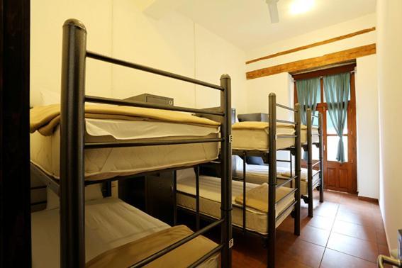 Bed 6-Bed Dormitory Room