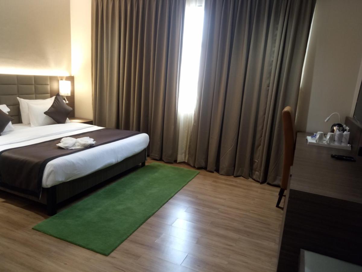 Superior King Room