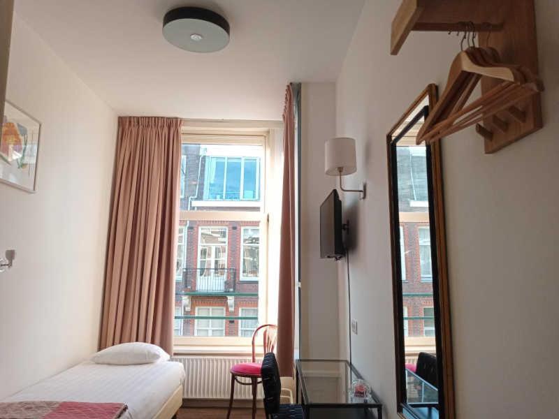 Single Room Shared Shower Toilet