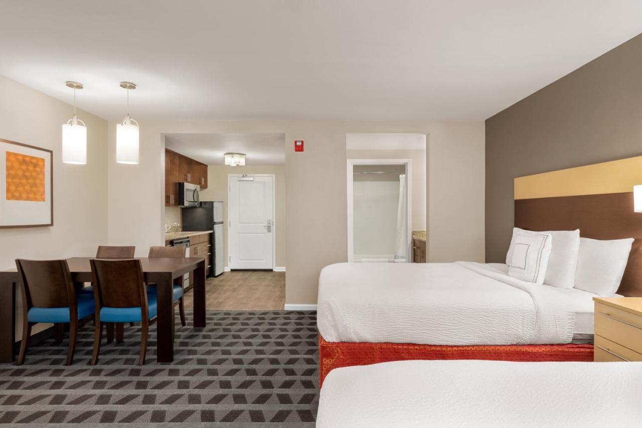 Queen Room with Two Queen Beds