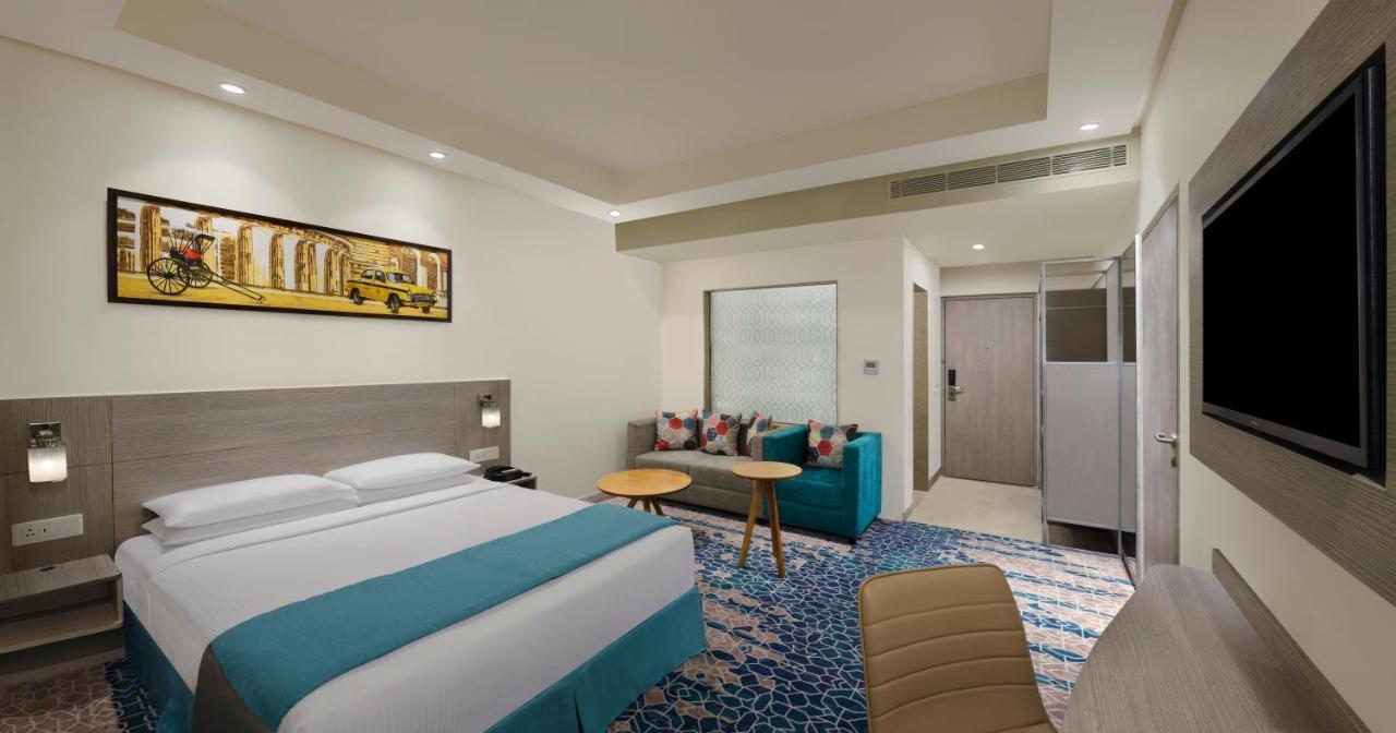 Standard Queen Room Accessible