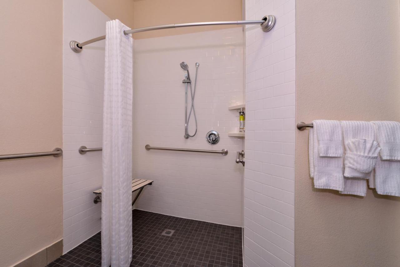 King Studio Suite with Mobility Accessible Roll In Shower - Non-Smoking