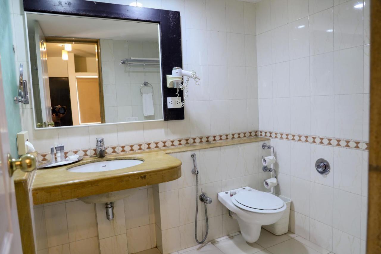 Deluxe Suite on Food & Beverages
