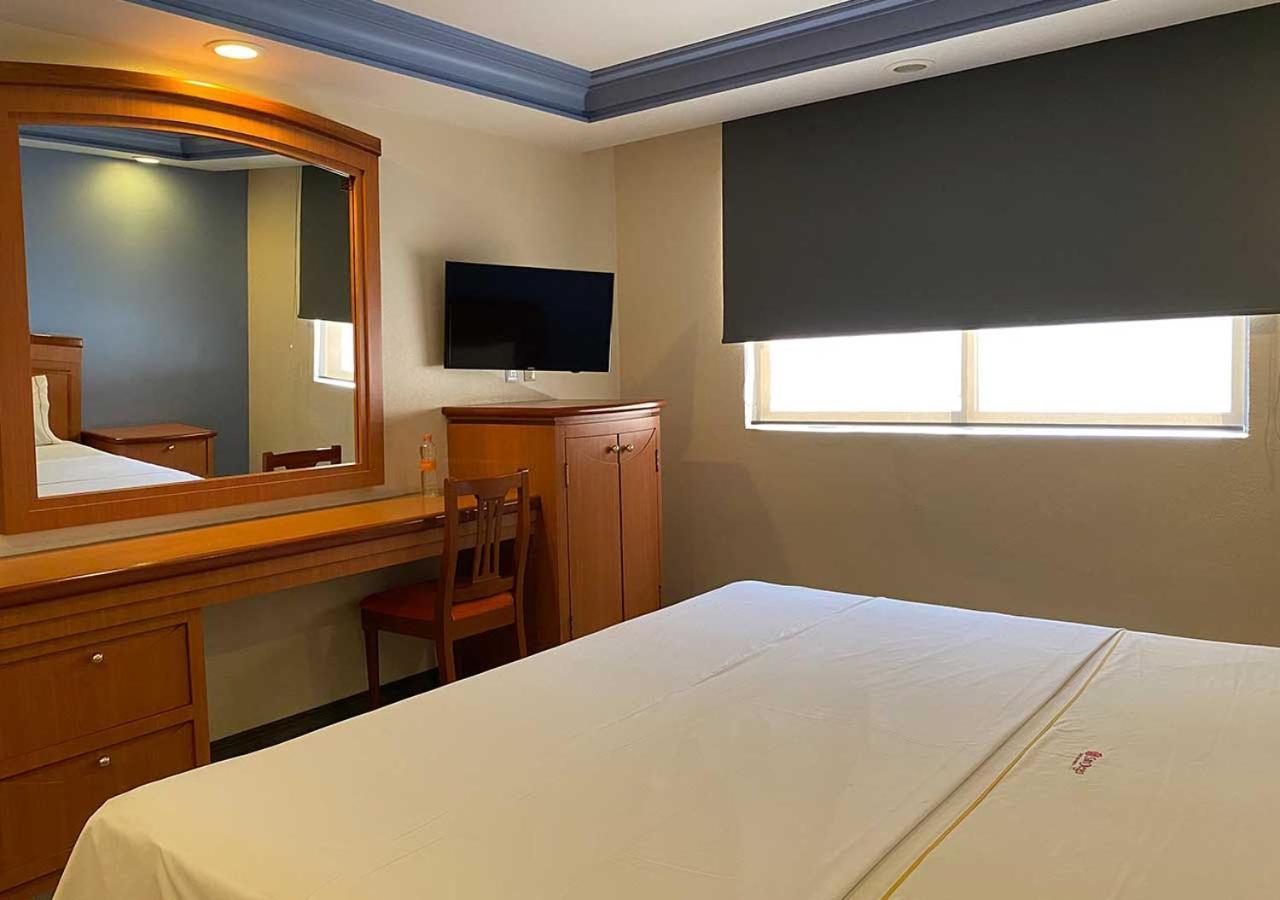 Standard King Room