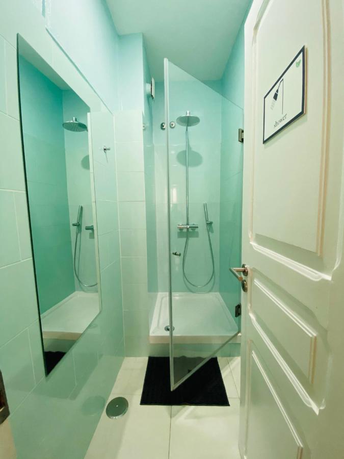 Single Room with Shared Bathroom