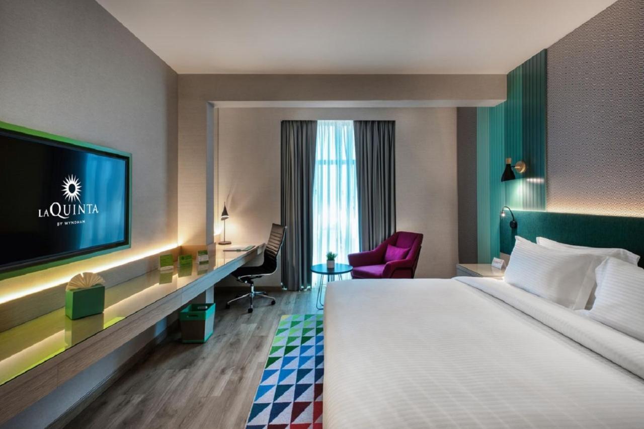 Economy Room 1 King Bed Complimentary Transfer to La Mer Beach Dubai Mall or Burj Khalifa Metro Station