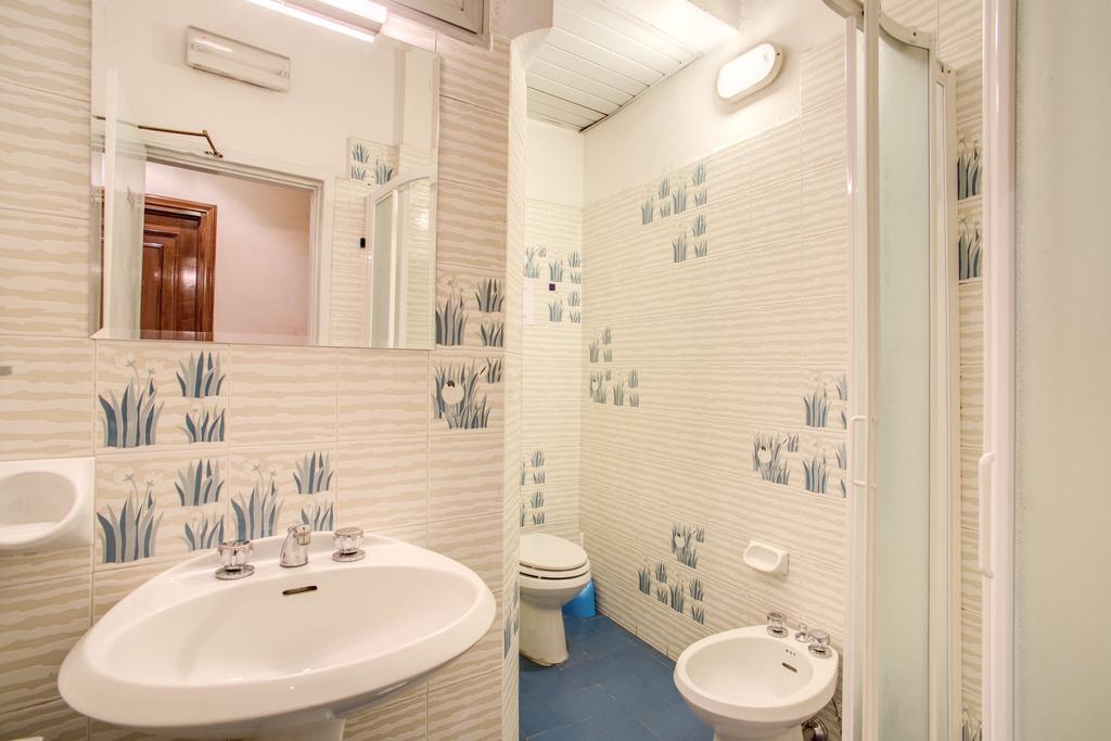 Single Room with Shared Bathroom