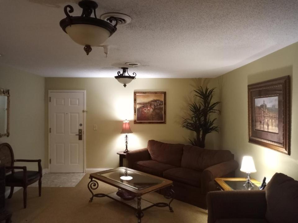 Executive or Honeymoon Suite