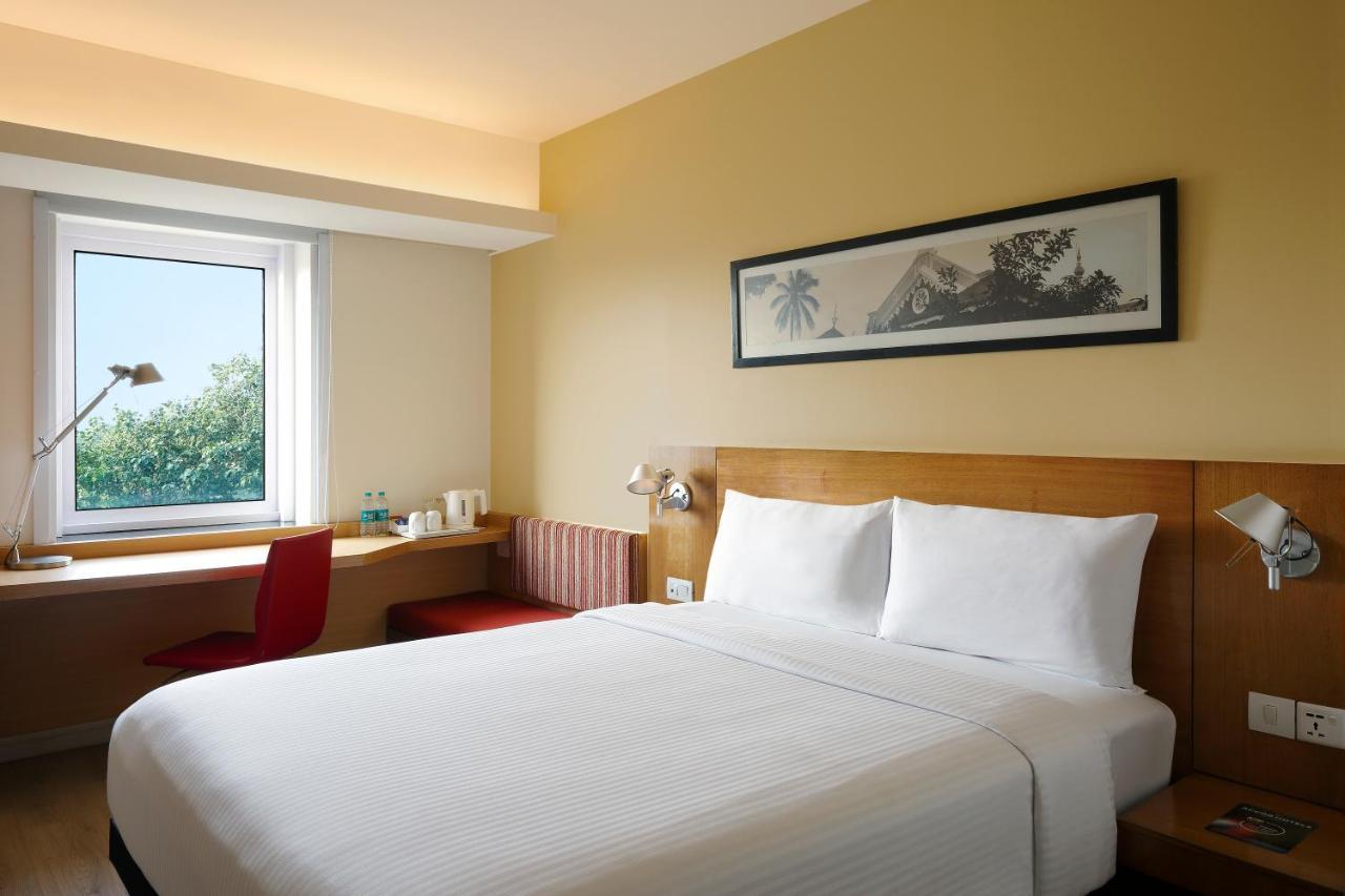 Standard Queen Room