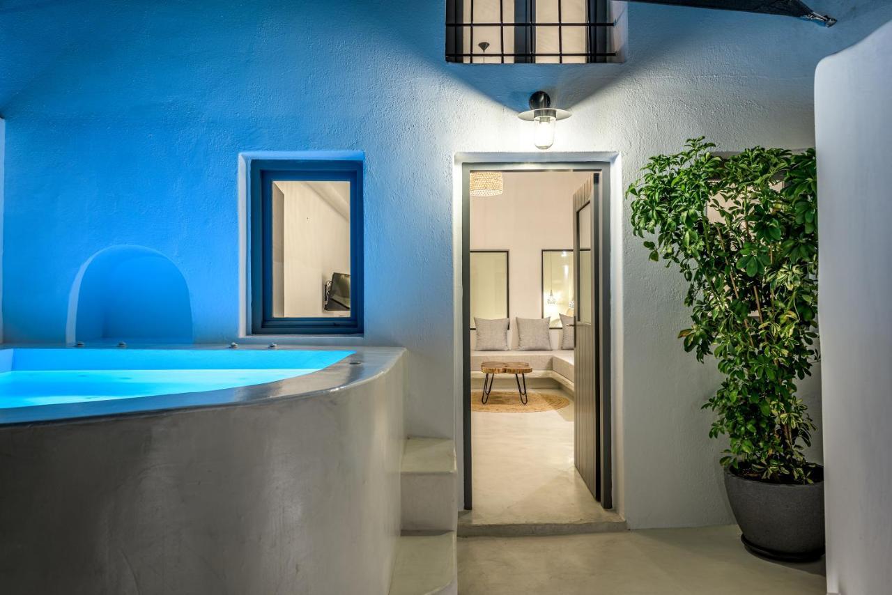 Grand Suite Outdoor Hot Tub