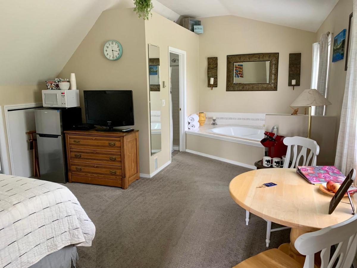 Queen Suite