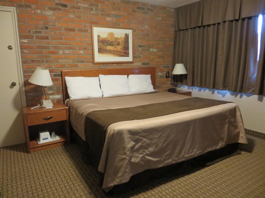 King Room - Non-Smoking,114082088:JPEG