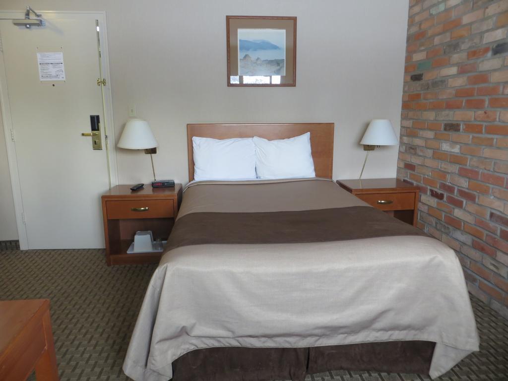 Standard Double Room - Non-Smoking,114082115:JPEG
