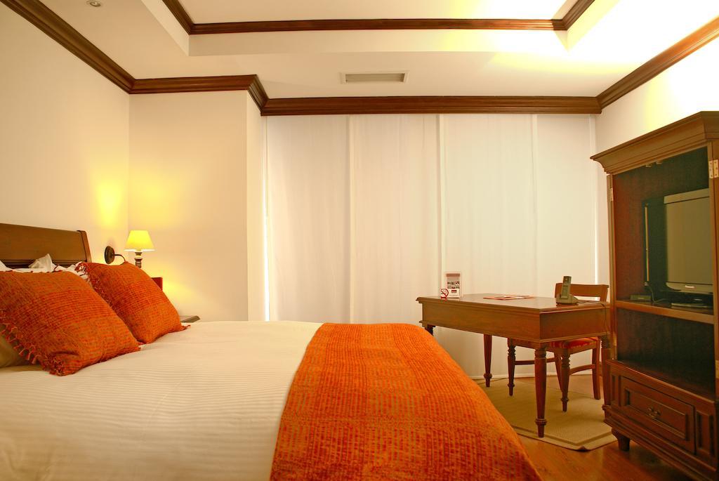 Master King Suite with Sofa Bed