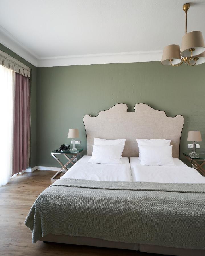 Deluxe Double or Twin Room - Minibar drinks free of charge