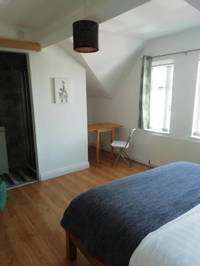 Double Room Private Bathroom