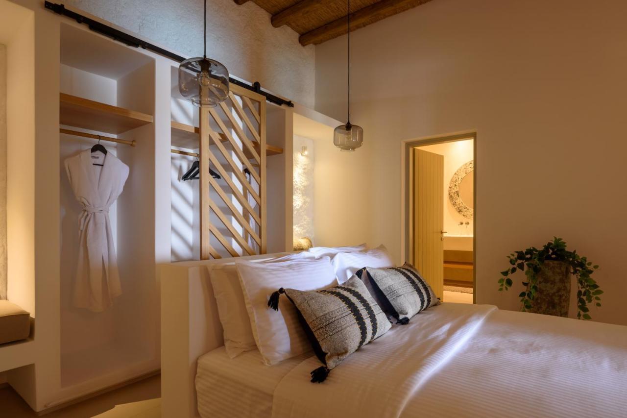 Senior Two-Bedroom Suite Private Cave Pool Sea View