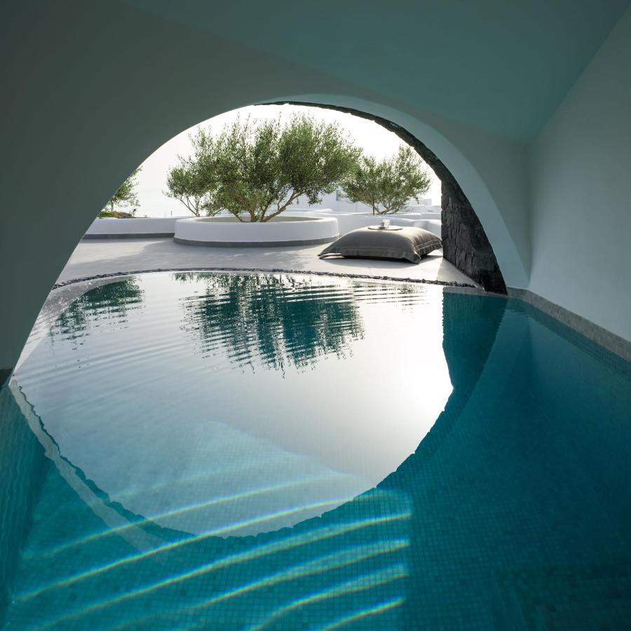 Senior Two-Bedroom Suite Private Cave Pool Sea View