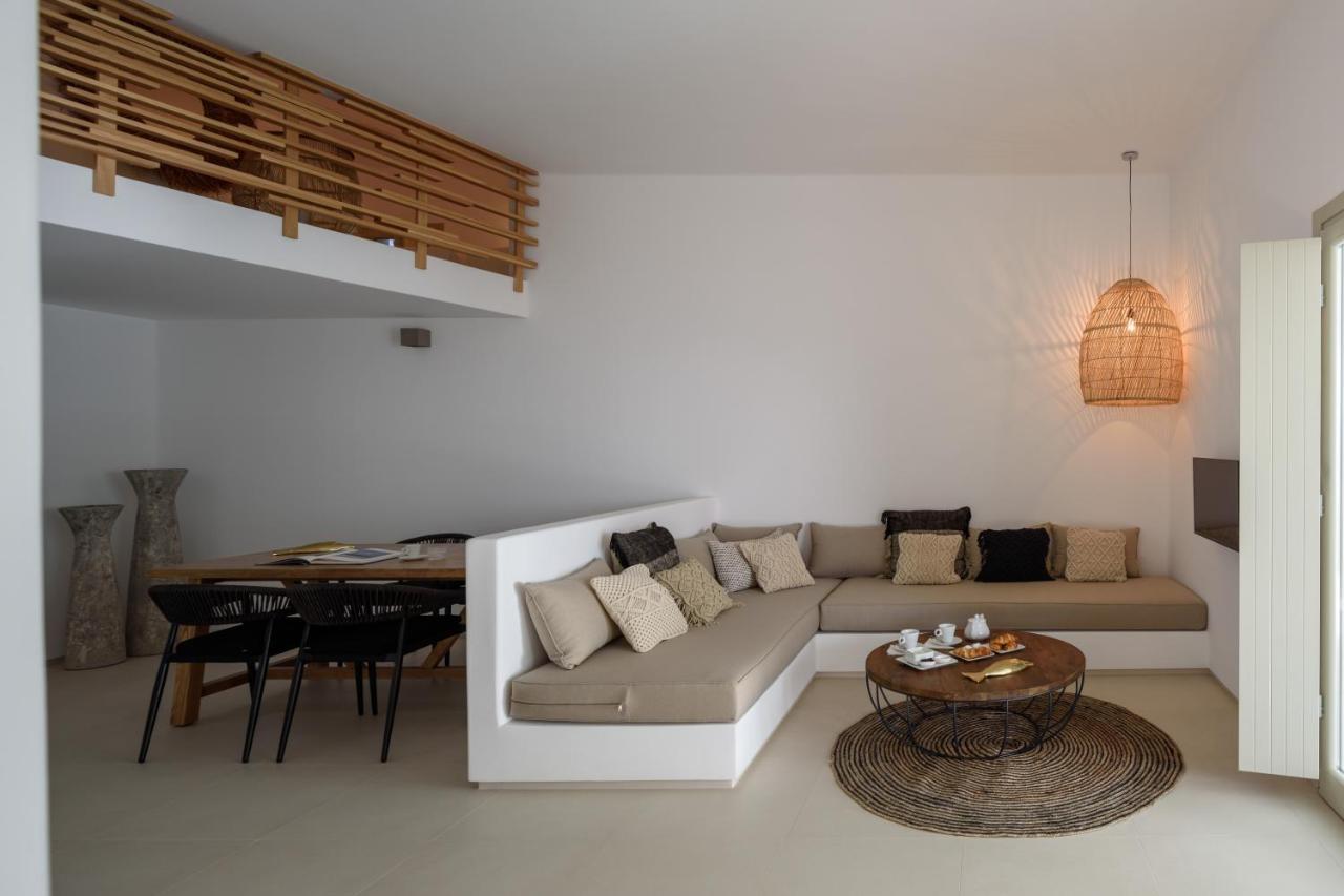 Senior Two-Bedroom Suite Private Cave Pool Sea View