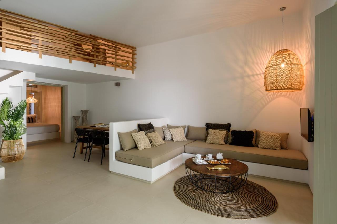 Senior Two-Bedroom Suite Private Cave Pool Sea View