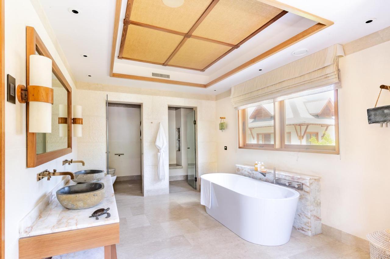 Deluxe Suite Mountain View with Pool