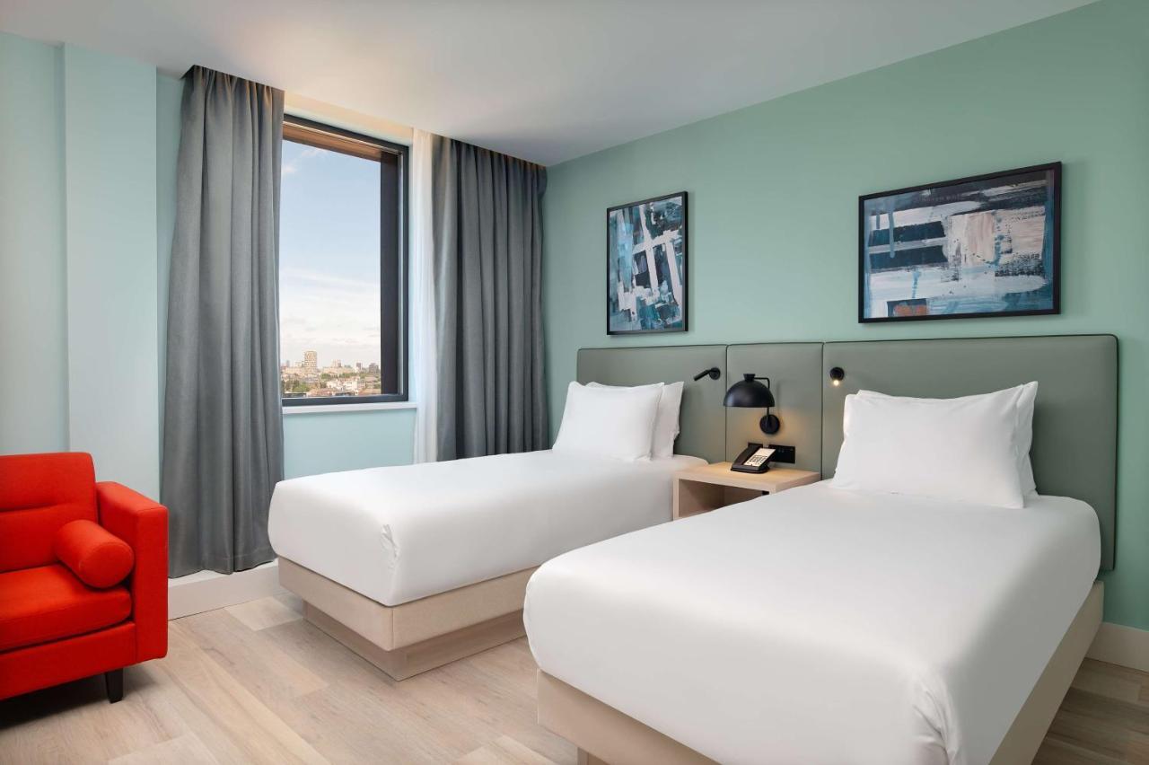 Deluxe Twin Room City View