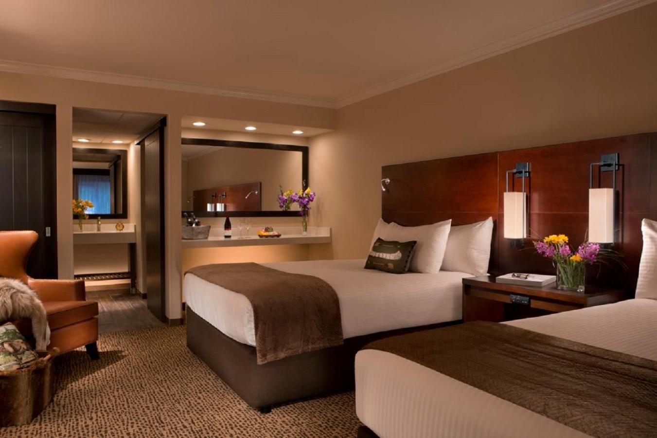 Deluxe Queen Room with Two Queen Beds