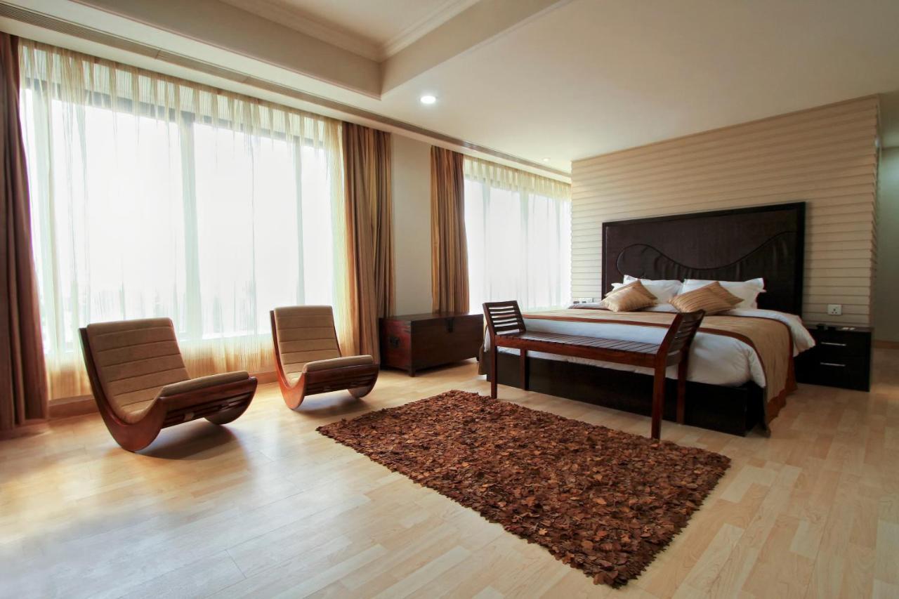 Piccadily Suite round trip airport transfers